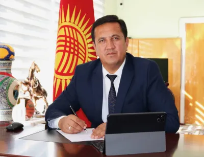 КАРЫЛАР КҮНҮНӨ КАРАТА ШААР МЭРИНИН КУТТУКТООСУ             