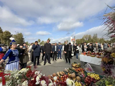“КЫЗЫЛ-КЫЯ ШААРЫ- МЕНИН СҮЙҮКТҮҮ ШААРЫМ” АТАЛЫШЫНДАГЫ МЕКТЕПТЕР АРАСЫНДА ГҮЛ КОНКУРСУ БОЛУУДА